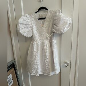 Sister Jane- white puff sleeve dress